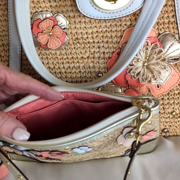 Coach Hamptons Straw Floral Applique Weekender Tote Coral/White & Wristlet NWT - Picture 9 of 17